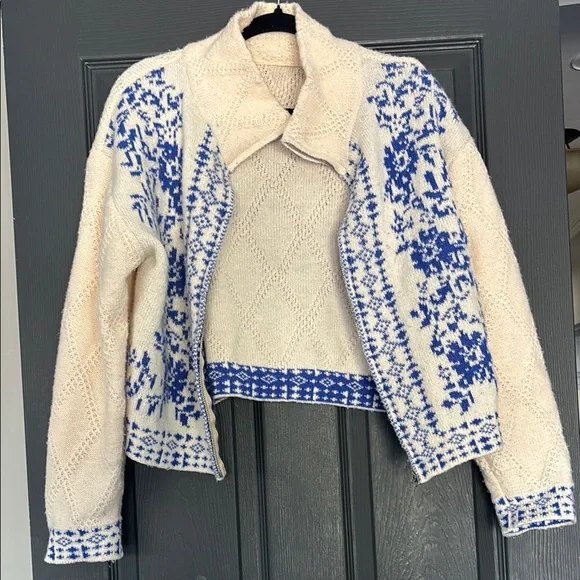 SHEIN Cream and Blue Patterned Knit Jacket - Picture 1 of 4